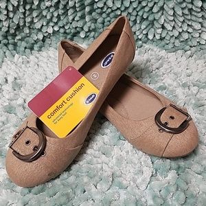 Nwt Dr. Scholls Tan Canvas fiction flex